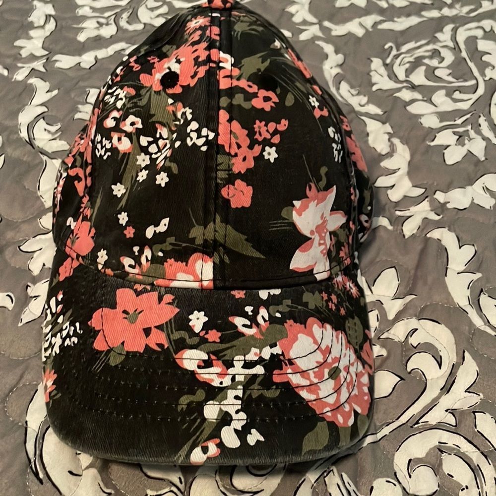 PRICED TO SELL NEW Women’s Floral Baseball Cap with Charcoal Gray background